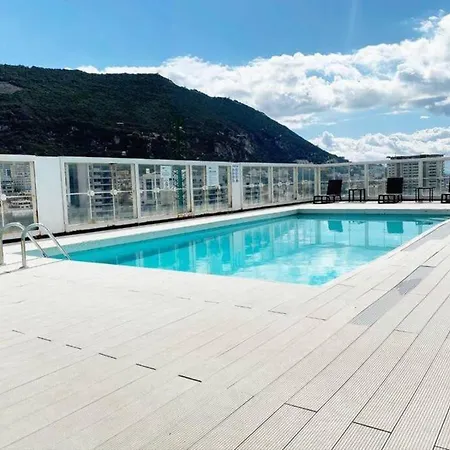 & Spacious 1br W Pool Apartment