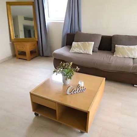 & Spacious 1br W Pool Gibraltar