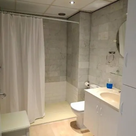 & Spacious 1br W Pool * Gibraltar