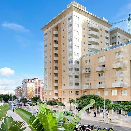 Apartment & Spacious 1br W Pool